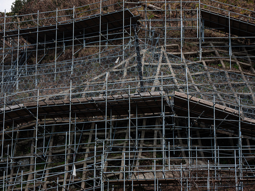 ​法面足場工事